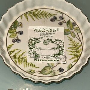 Villeroy & Boch White Porcelain Pie Dish with Green Ferns and Black Berries
